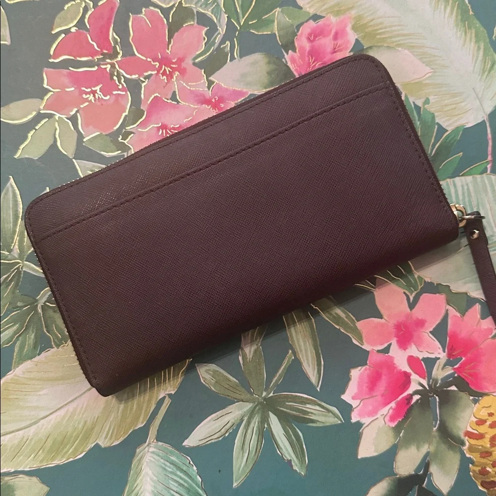 KATE SPADE | Plum Leather Zip Up Wallet